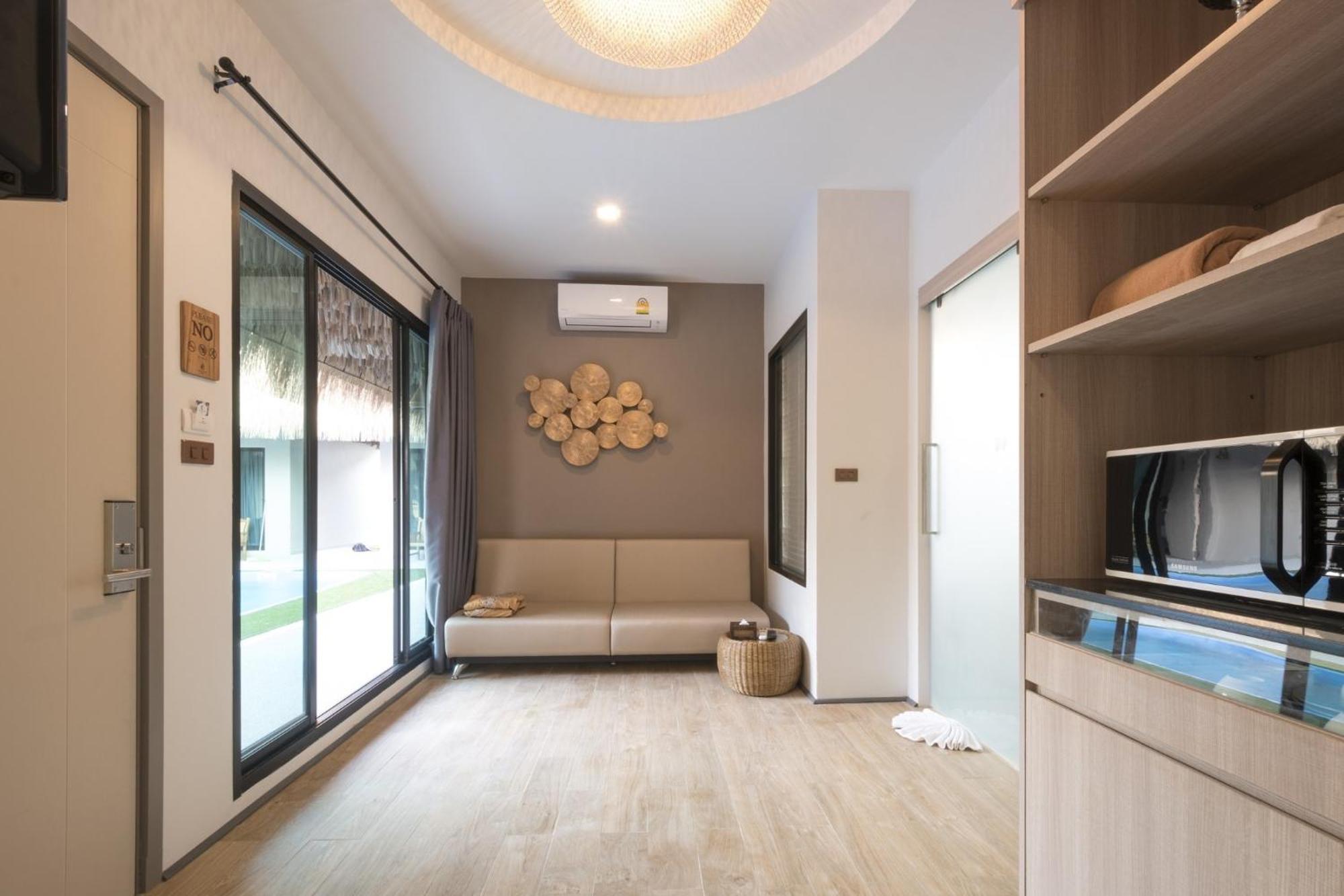 Ozone Villa Phuket Pa Khlok Exterior photo